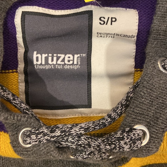 Laurier University WLU Varsity  Golden Hawks - Picture 3 of 6